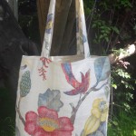 Hand, Schulter, Hand, Shoulder, Handgefertigt, Handmade, Selbstgemachte Taschen, Homemade bags, Stofftaschen, Fabric Bags, Selbst genäht, Sewn by yourself, 100% Baumwolle, 100% Cotton, Reissverschluss, Zipper, Magnetverschluss, Magnetic closure, 100% Leinen, 100% Linen, Färbige / Bunte Taschen, Colored Bags, Taschen mit Motiven, Bags with motifs, Tasche mit Stoff / Ledergriffen, Bag with Fabric / Leather Handles, Futter, Lining, Knopf, Knöpfe, Buttons,